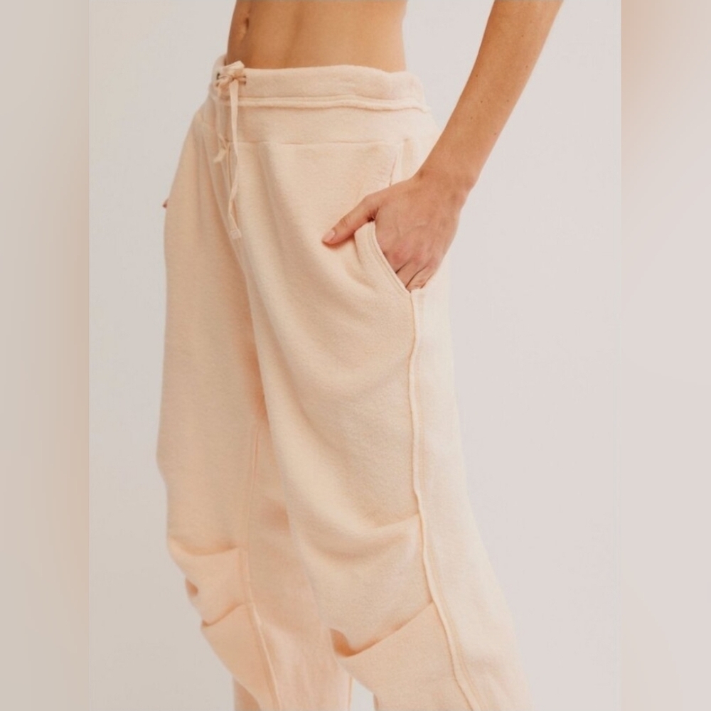 NWT Free People Day Off Fleece Set Peachy Cream - Picture 10 of 11